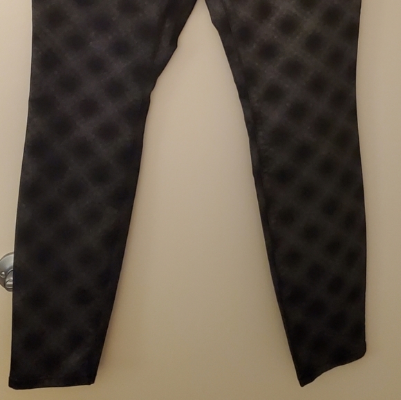 NYDJ Metallic Diamond Super Skinny Jeans - Picture 7 of 7
